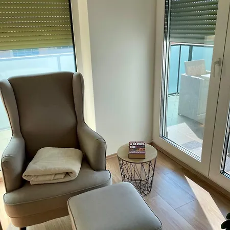 Cozy Close To The Center Apartment *