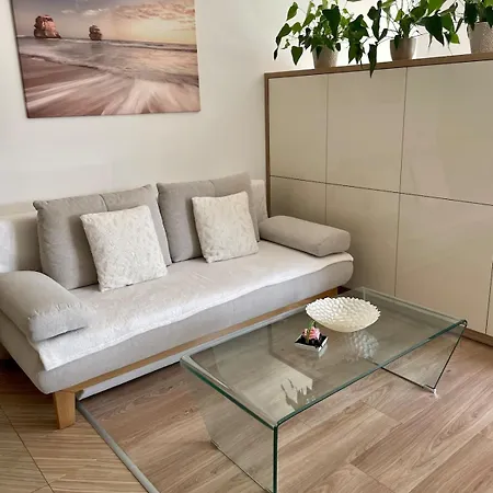 Cozy Close To The Center Apartment